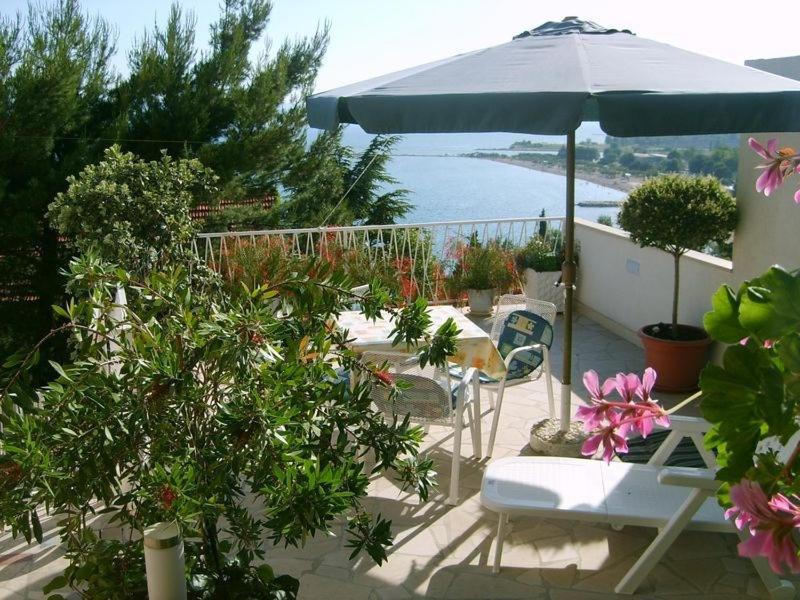 Apartment In Omis With Sea View, Balcony, Air Conditioning, Wi-Fi Ngoại thất bức ảnh