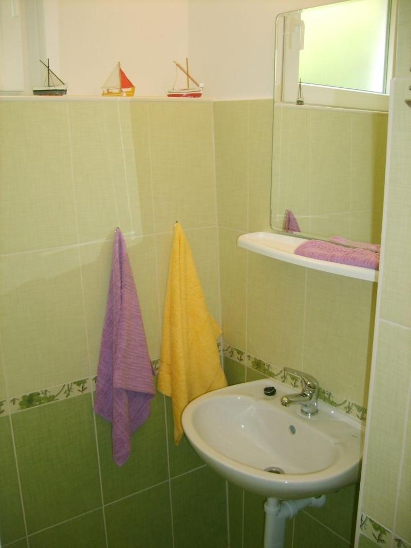 Apartment In Omis With Sea View, Balcony, Air Conditioning, Wi-Fi Ngoại thất bức ảnh